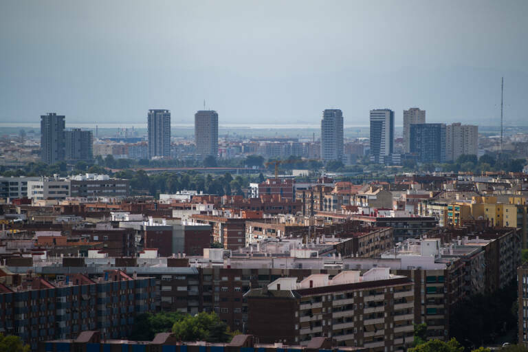 La Generalitat aumenta las medidas para evitar la ocupación ilegal de viviendas públicas
