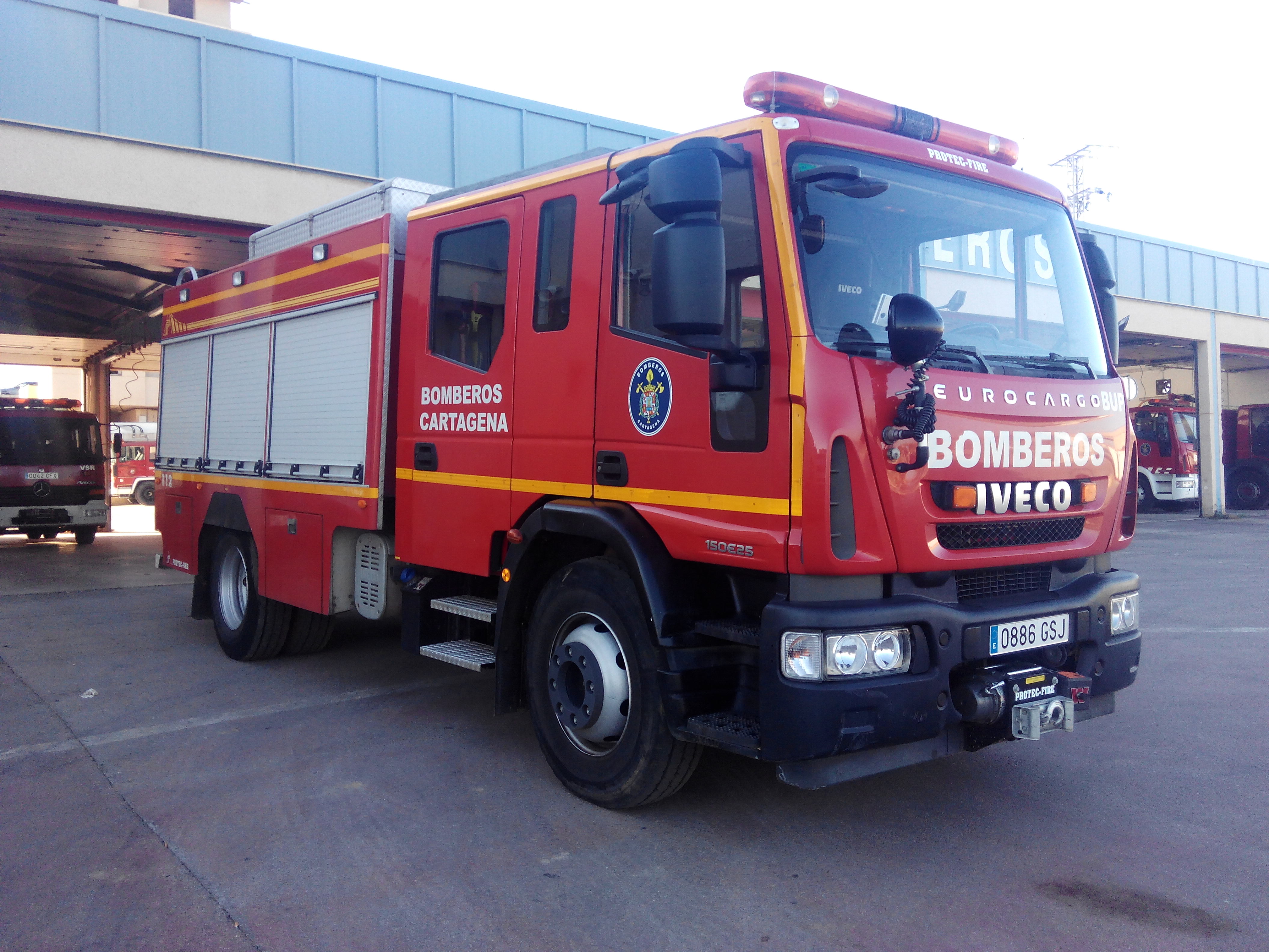 El Ayuntamiento de Cartagena refuerza su flota de bomberos con una autobomba avanzada para emergencias