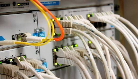 Telefónica y Vodafone España renuevan durante cinco años su acuerdo mayorista de fibra
