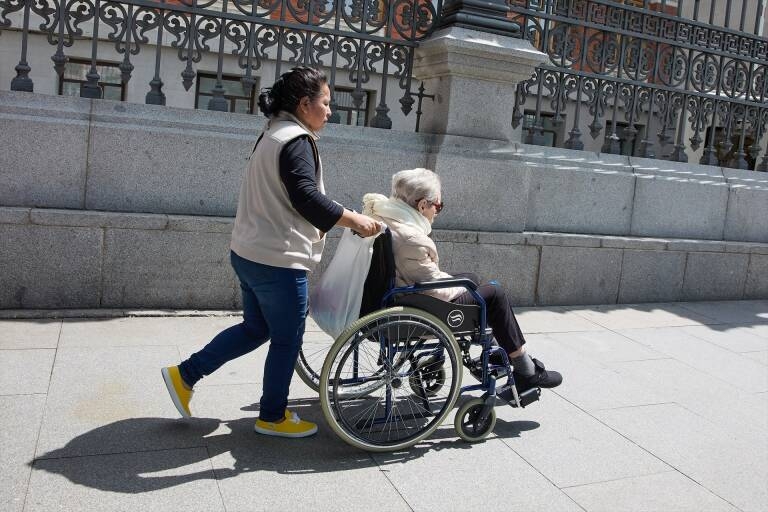 La Generalitat refuerza la atención a la dependencia, los mayores y la discapacidad con 807 millones para 2025