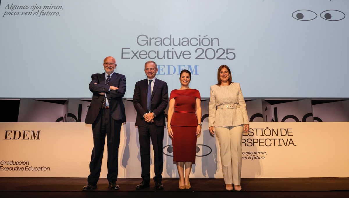 Enrique Lores destaca el aprendizaje continuo como clave del éxito en la Graduación Executive de EDEM