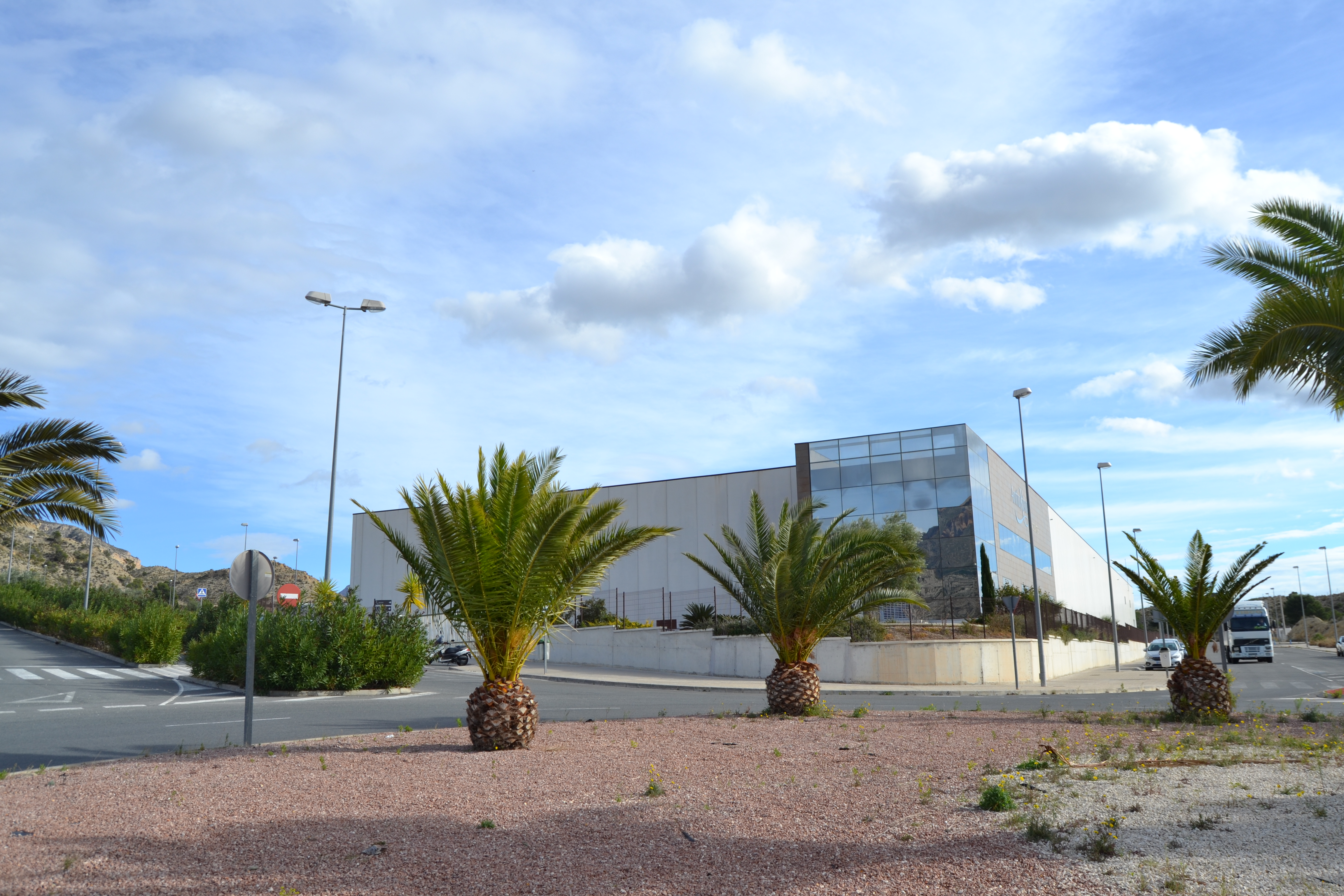 El Ivace+i adjudica en Xixona más de 1.300 metros de suelo industrial a una empresa de lavandería