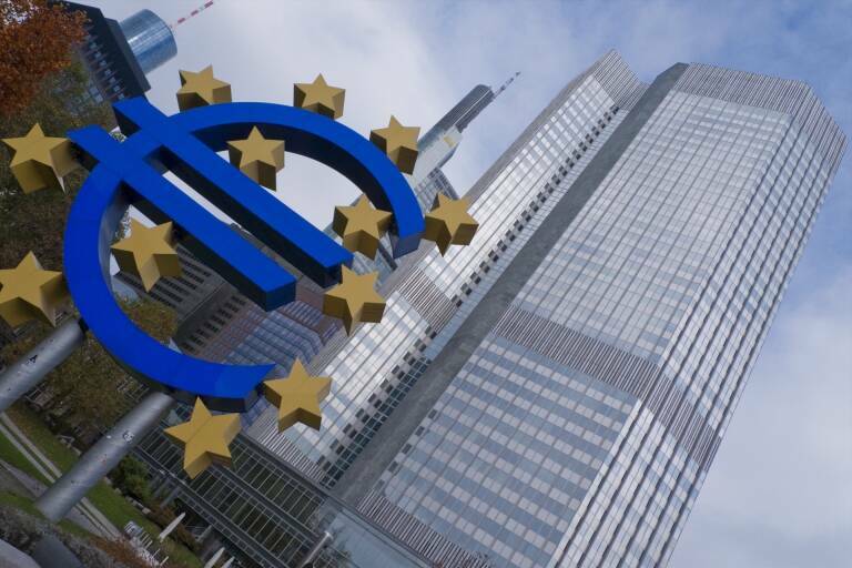 La UE emite otros 6.000 millones en bonos con una demanda de 86.000 millones
