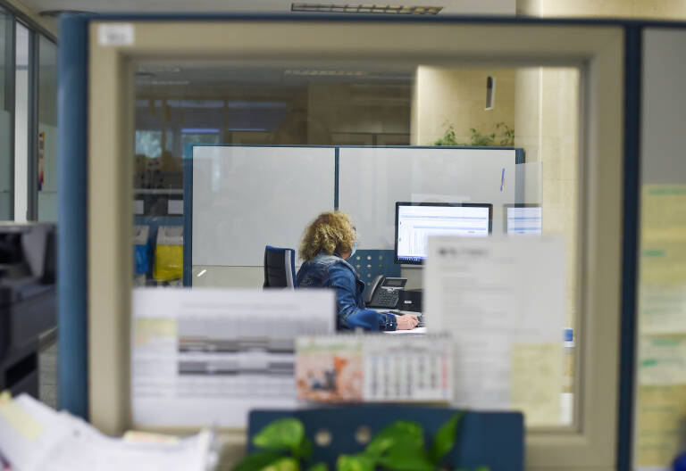 Más de 600 funcionarios solicitan una de las 414 plazas de administrativo de promoción interna de la CARM