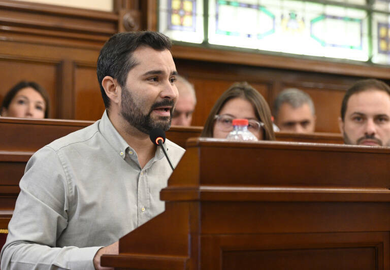 Falomir dona 7 dies a Barrachina per desbloquejar els expedients sol·licitats que no mostra a l'oposició